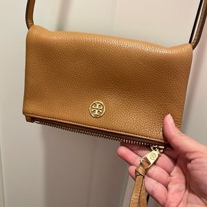 Tory crossbody, excellent condition!